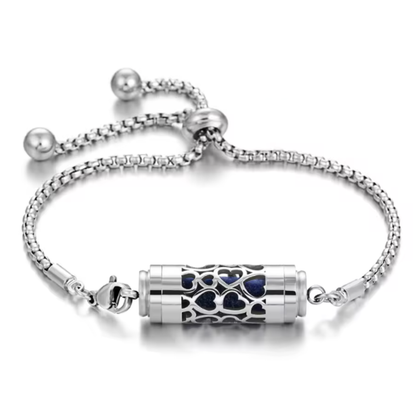 AuraLove: Pulsera con aroma permanente.
